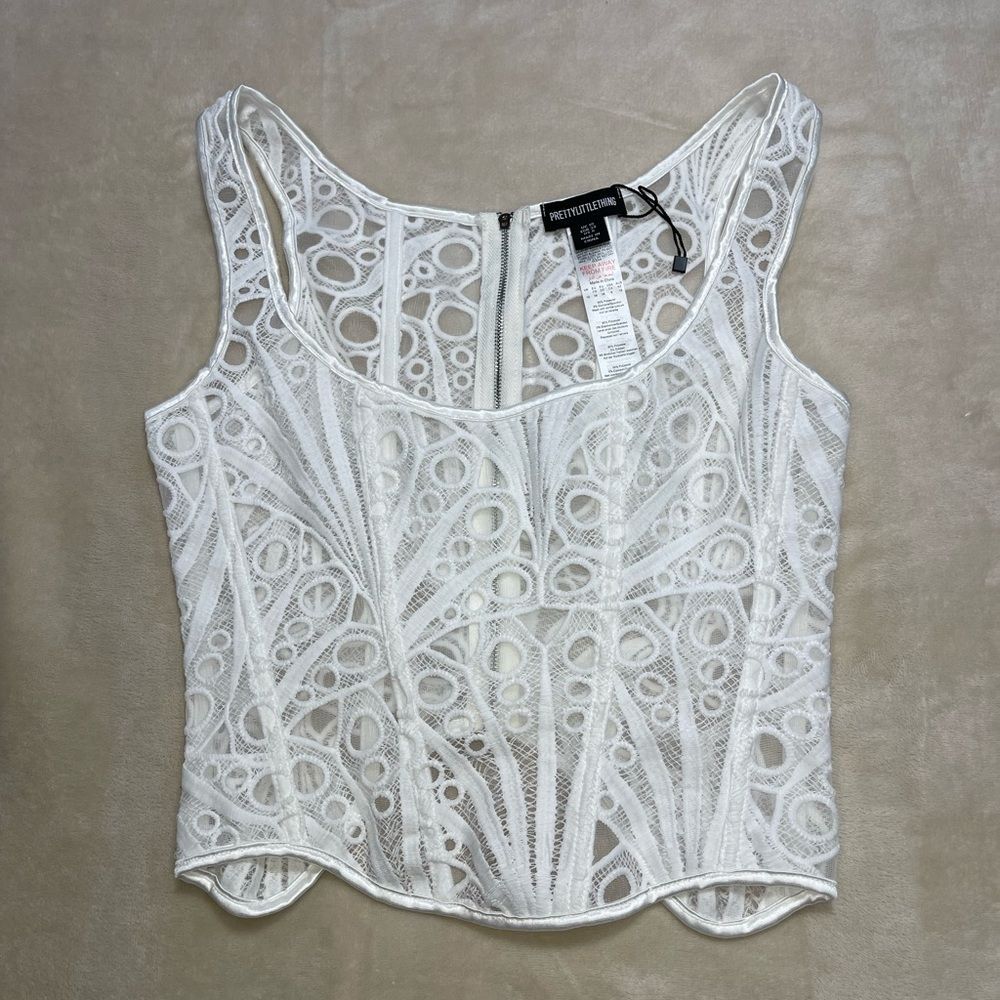 NWOT PrettyLittleThing White Lace Corset Crop Top Size US 6